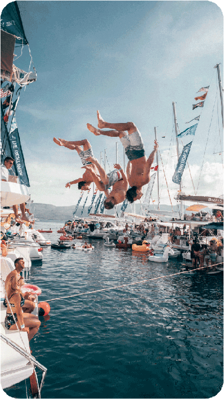 People jumping from the yeachts